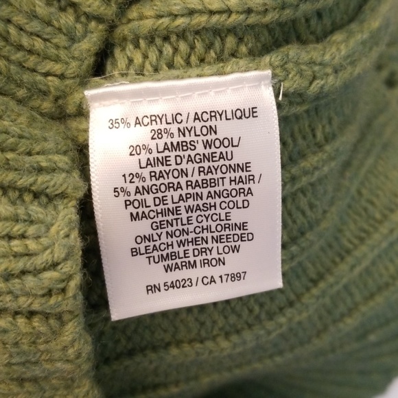 Old Navy Sweater. - Picture 7 of 7